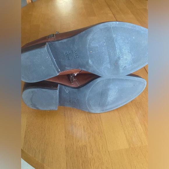 Brown leather naturalizer ankle booties - Picture 2 of 12